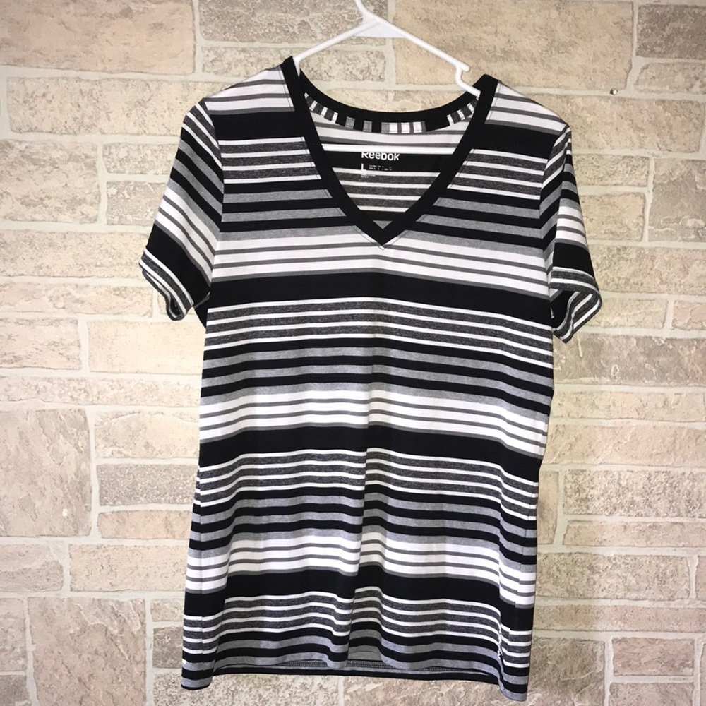 ✅Reebok V Neck Tee